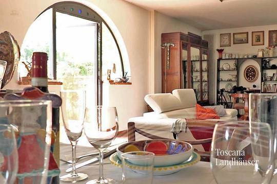 Bezugsfertiges Rustico vor den Toren von Siena