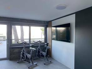 Thumbnail von Luxuriöse Villa mit Pool und Blick auf das Meer