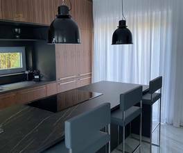 Thumbnail von Luxuriöse Villa mit Pool und Blick auf das Meer