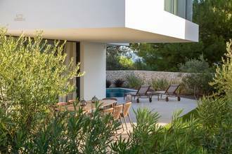 Thumbnail von Villa di lusso moderna con piscina vicino alla riva del mare