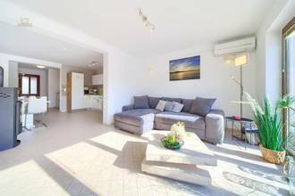 Thumbnail von Mediterranes Steinhaus mit Swimmingpool