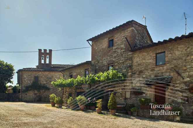 Entzückendes Rustico mit Turmzimmer, an 3 Seiten freistehend