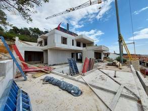 Thumbnail von Exklusive Villa mit Meerblick und Pool