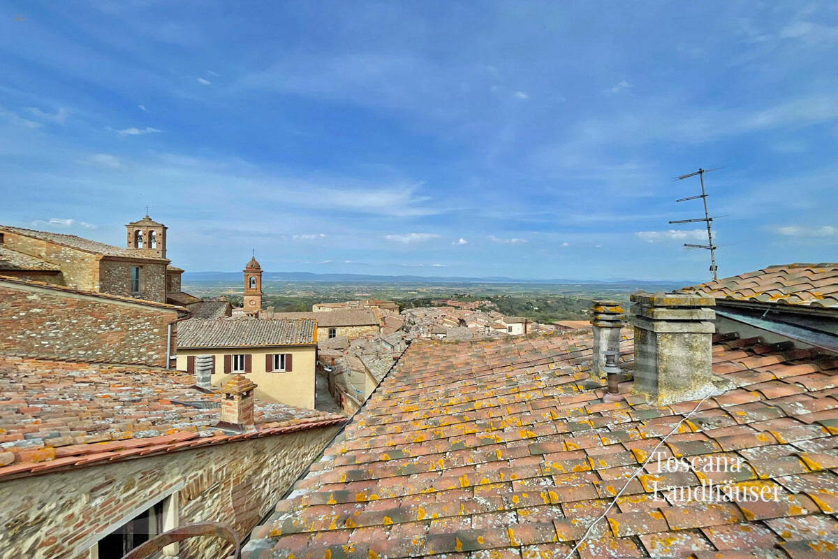 Wohnung mit Blick auf historische Ortschaft und den Lago Trasimeno