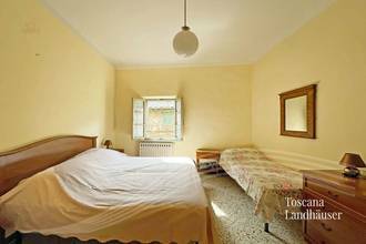 Thumbnail von Wohnung mit Blick auf historische Ortschaft und den Lago Trasimeno