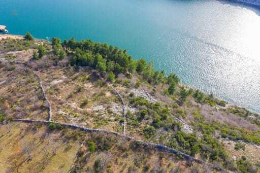 Terrain à bâtir en bord de mer