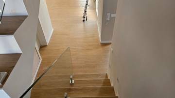 Thumbnail von Moderne Villa mit Swimmingpool und Meerblick