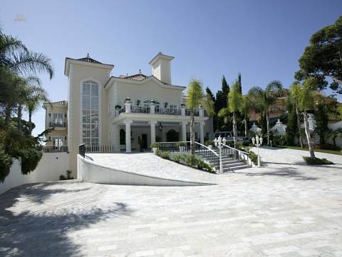 villa for sale in - Puerto Banus 