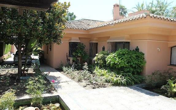 villa for sale in - Aloha 