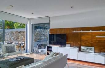 Thumbnail von Moderní luxusní vila přímo u moře