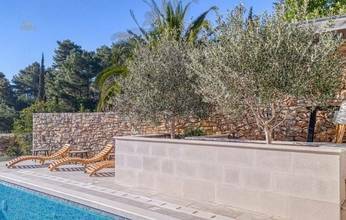 Thumbnail von Moderní luxusní vila přímo u moře