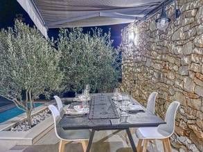 Thumbnail von Moderní luxusní vila přímo u moře