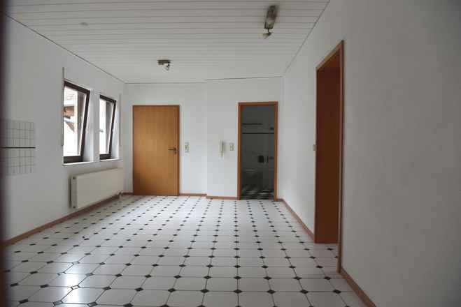 Konvolut: 2 große Wohnungen zur Eigennutzung/Vermietung in ruhiger Wohnlage.