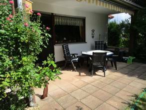 Thumbnail von Gartenwohnung mit Haus-Gefühl! Großzügige, komfortable 2-3ZKB mit gr. Garten. Ideal für Hundehalter!