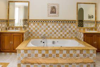 Thumbnail von villa for sale in - El Madroñal