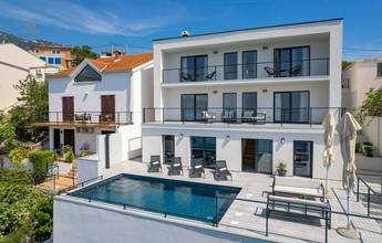 Thumbnail von Villa avec piscine dans un emplacement exceptionnel en bord de mer, région de Karlobag