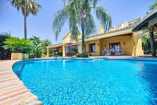 	 Villa--Detached for sale in - Los Almendros