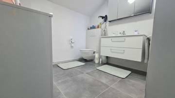 Thumbnail von Modernes Haus mit Swimmingpool und Meerblick