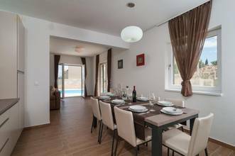 Thumbnail von Villa in ruhiger Lage mit Panorama Meerblick, Insel Brac