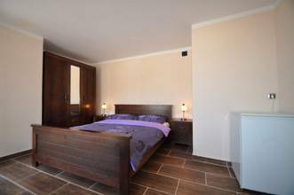 Thumbnail von Haus in traumhafter Lage auf Felsklippen am Meer