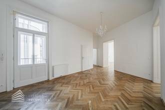 Thumbnail von Grand Park Residence: Herrschaftlicher 6-Zimmer Altbau mit Weit- und Grünblick