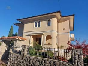 Thumbnail von Villa in attraktiver Lage nahe dem Meer