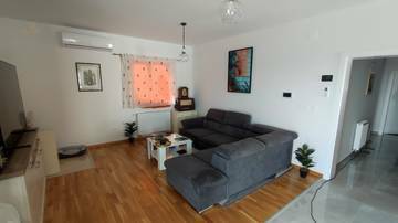 Thumbnail von Einfamilienhaus mit Garage