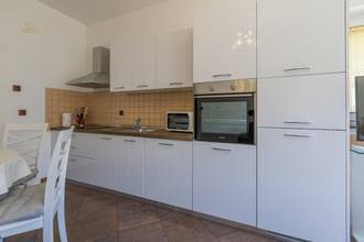 Thumbnail von Mehrfamilienhaus mit Pool und Meerblick in Crikvenica