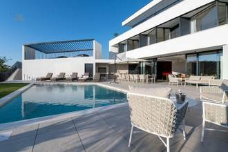 Thumbnail von Villa di lusso moderna con piscina e vista mare