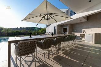 Thumbnail von Villa di lusso moderna con piscina e vista mare