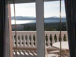 Thumbnail von Villa mit Swimmingpool und Meerblick