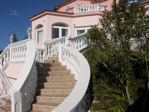 Thumbnail von Villa mit Swimmingpool und Meerblick