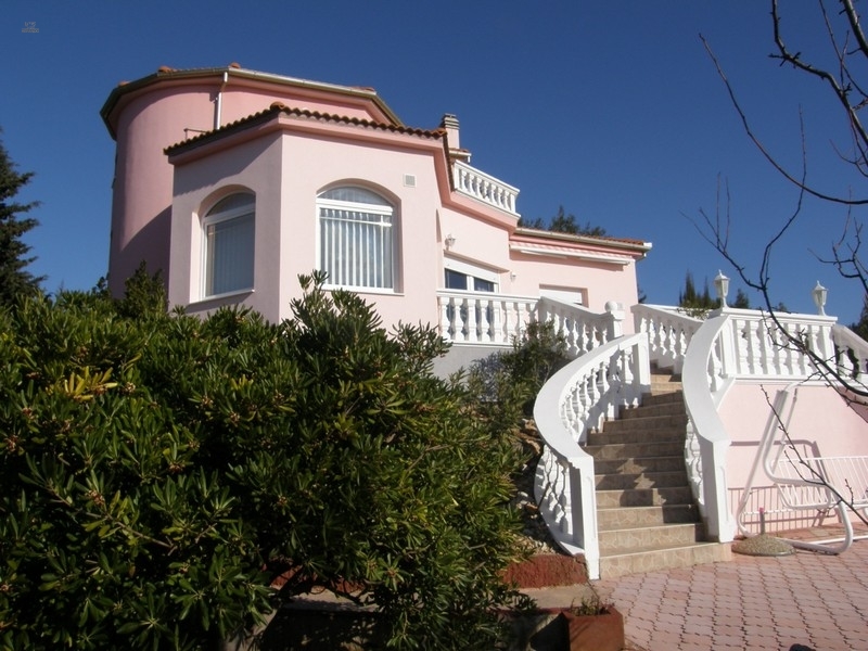 Villa mit Swimmingpool und Meerblick