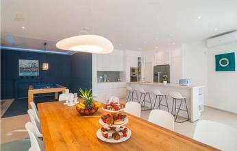 Thumbnail von Moderní vila s bazénem v první řadě k moři