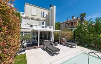 Thumbnail von Исключительная вилла с бассейном в отличном месте