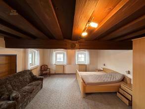 Thumbnail von Tarihi öneme sahip ev, potansiyel ve tarım amaçlı arazi (teklif verme süreci)