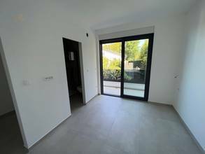 Thumbnail von Moderne Villa mit Swimmingpool und Meerblick