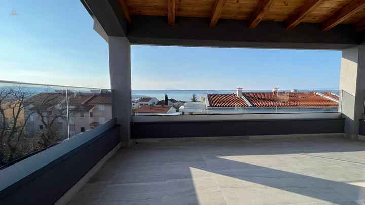 Modernes Appartement mit schönem Meerblick