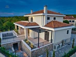 Thumbnail von Mediterrane Neubau-Villa mit Swimmingpool und Meerblick