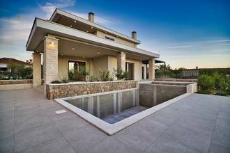 Thumbnail von Mediterrane Neubau-Villa mit Swimmingpool und Meerblick