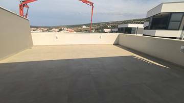 Thumbnail von Modernes Penthouse mit großer Terrasse und Meerblick