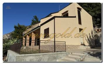 Thumbnail von Aparte Neubau-Villa mit Meerblick und Grundstück.