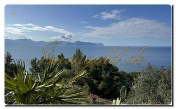 Thumbnail von Aparte Neubau-Villa mit Meerblick und Grundstück.