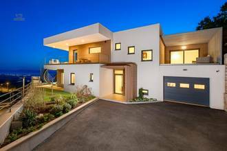 Thumbnail von Высококачественная дизайнерская вилла с панорамным видом на море, регион Hreljin