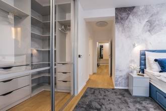 Thumbnail von Moderne Luxusvilla mit Swimmingpool und Dachterrasse