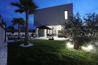 Thumbnail von Exklusive und hochwertige Villa mit Pool in Nin, Region Zadar