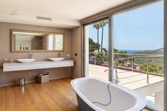 Thumbnail von Moderne State-of-the-art Villa mit schönem Meerblick und Swimmingpool