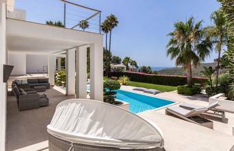 Thumbnail von Moderne State-of-the-art Villa mit schönem Meerblick und Swimmingpool