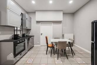 Thumbnail von Volledig gerenoveerd huis met 4 eenheden en onafgewerkte zolder, nabij Sternwartepark