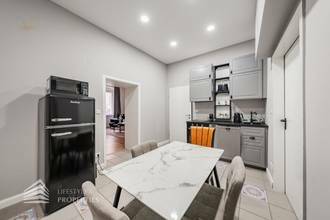 Thumbnail von Volledig gerenoveerd huis met 4 eenheden en onafgewerkte zolder, nabij Sternwartepark